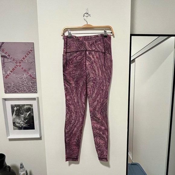 Lululemon Swift Speed High-Rise Tight 28"
Dimensional Sonic Pink … - Picture 5 of 7